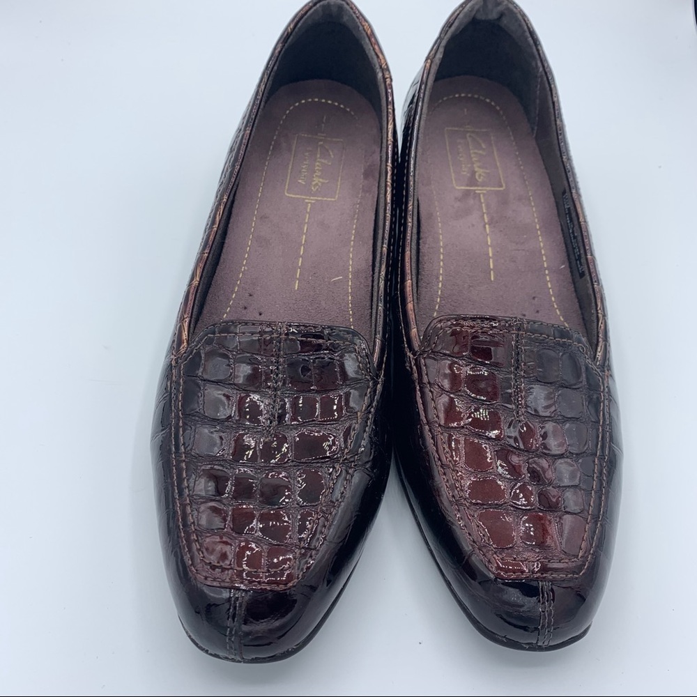 Clarks Everyday Size 9M Loafers Maroon wine Croc